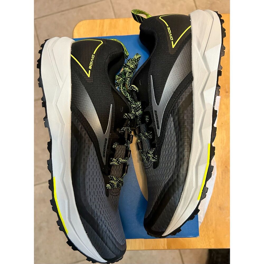 Brooks Black and Yellow Athletic Shoes